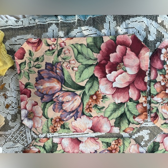 Six Vintage Cotton Placements and Napkins. Vintage Tableware. MCM kitchen Decor - Picture 5 of 7